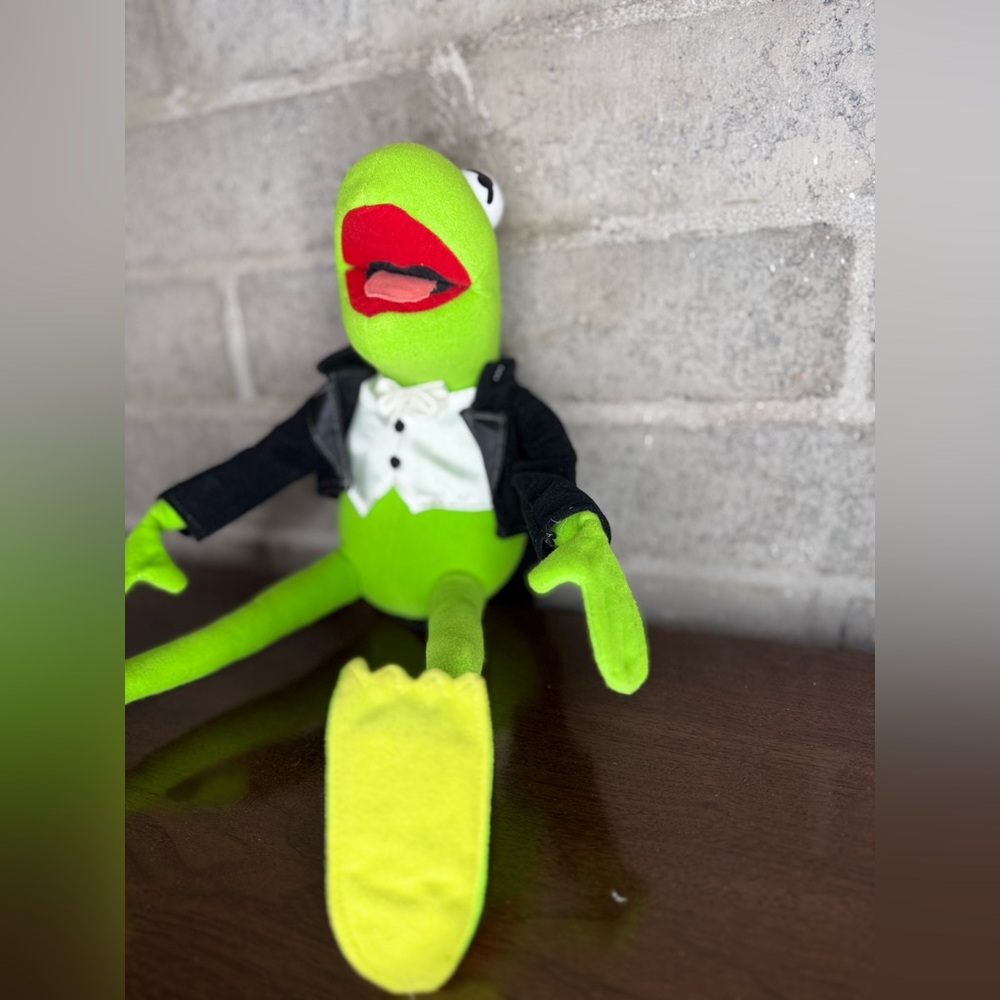Plush Frog Character Toy - Bright Green Kermit-Style Plush - Picture 6 of 11